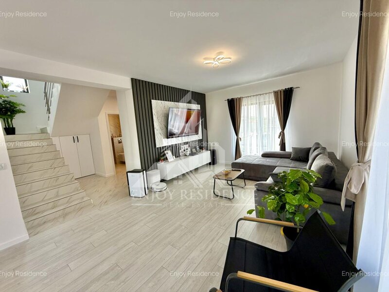 Domnesti, ansamblu case individuale P+1, curte 400 m, vezi video