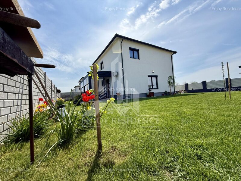 Domnesti, ansamblu case individuale P+1, curte 400 m, vezi video