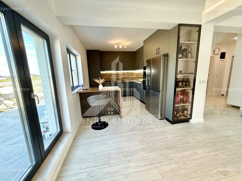 Domnesti, ansamblu case individuale P+1, curte 400 m, vezi video