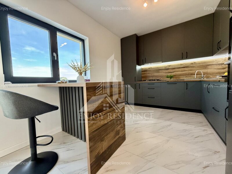 Domnesti, ansamblu case individuale P+1, curte 400 m, vezi video